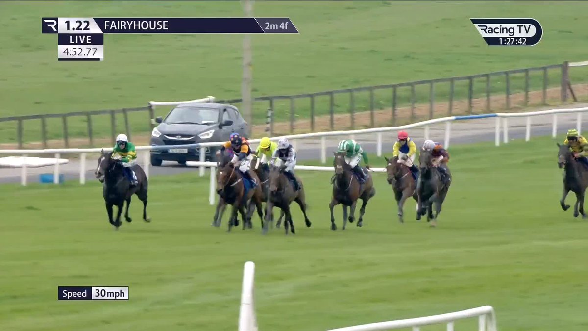 What a finish to the opener! 💥 Grann's Boy springs a surprise at 33/1 to narrowly beat Sticwiththeprocess under Darragh O'Keeffe for Harry Rogers in the Cawley Furniture Handicap FairyhouseRacecourse 🥇