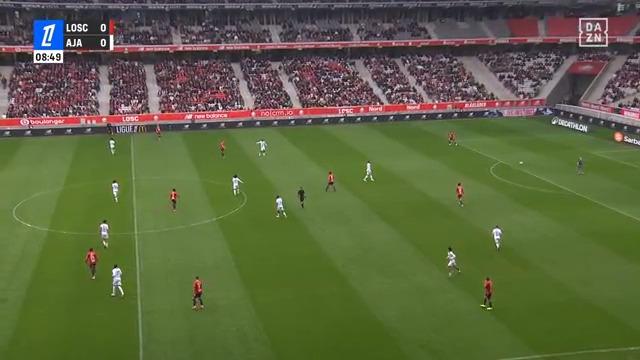 ⚽️ | Thomas Meunier ouvre le score pour le LOSC ! 🔥🙌 #LOSCAJA 👉 Suivez la rencontre ici :