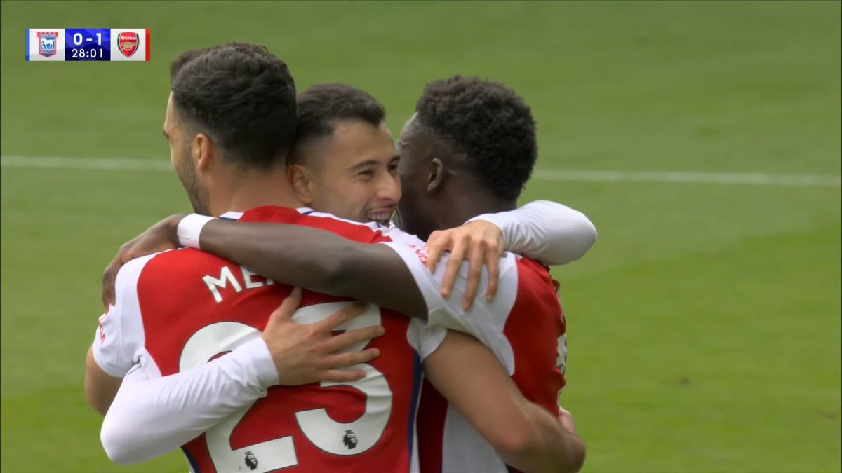 "Arsenal SCYTHE through Ipswich to a second!" 🎙️ Gabriel Martinelli doubles Arsenal's advantage at Portman Road 💥
