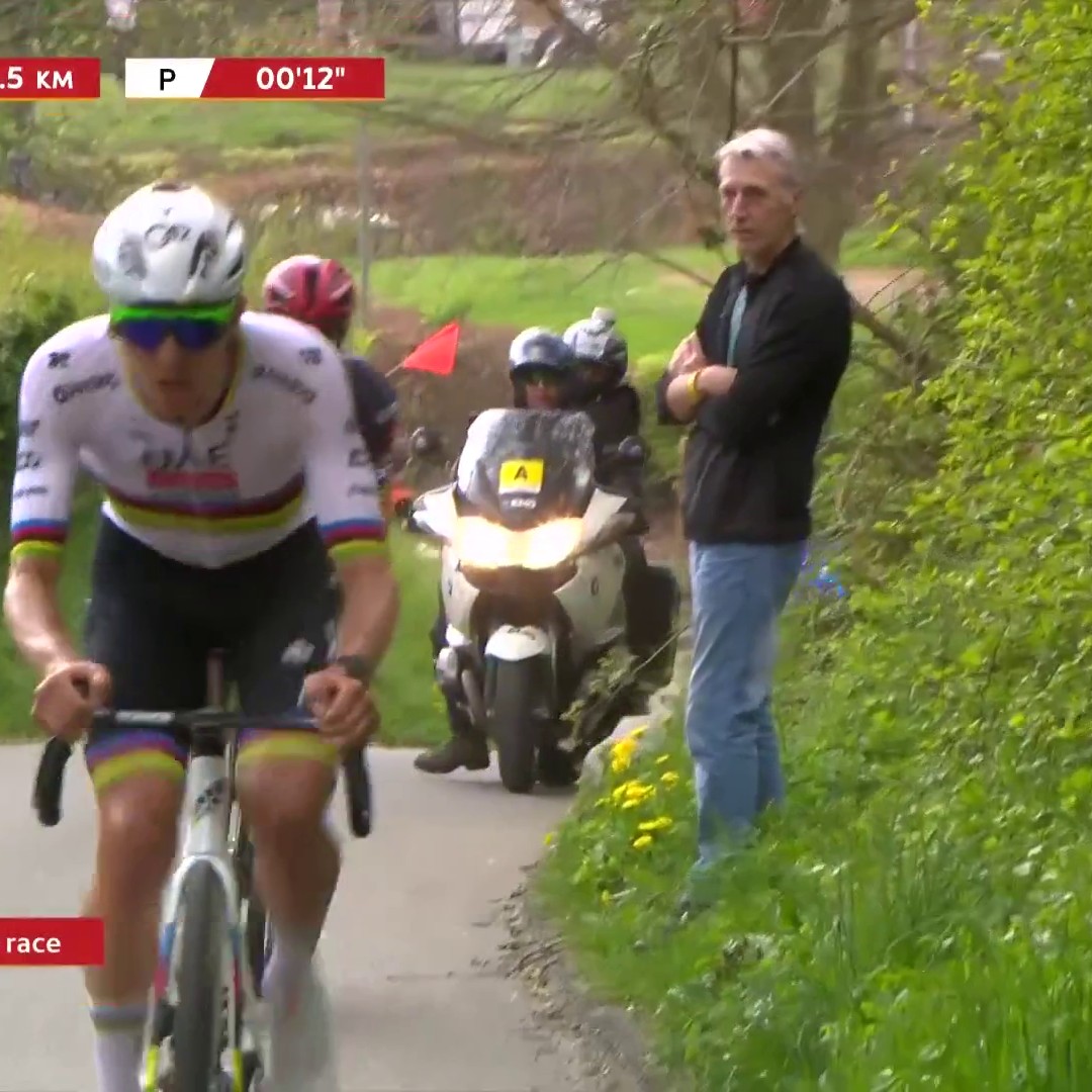 Pogacar s'envole ร 42 km de l'arrivรฉe ! Alaphilippe n'aura tenu que quelques minutes dans la roue du champion du monde ๐ฌ Suivez l'Amstel Gold Race en intรฉgralitรฉ sur Eurosport et Max #LesRP
