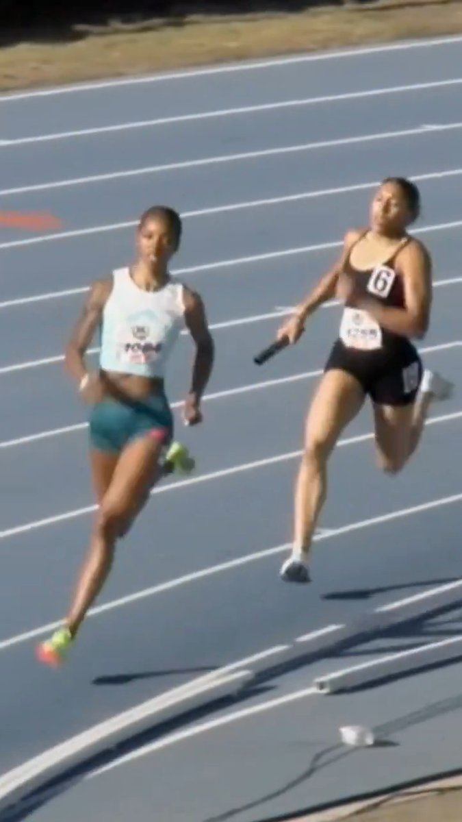 Isabella Whittaker 49.39 4x400m anchor comeback 💯