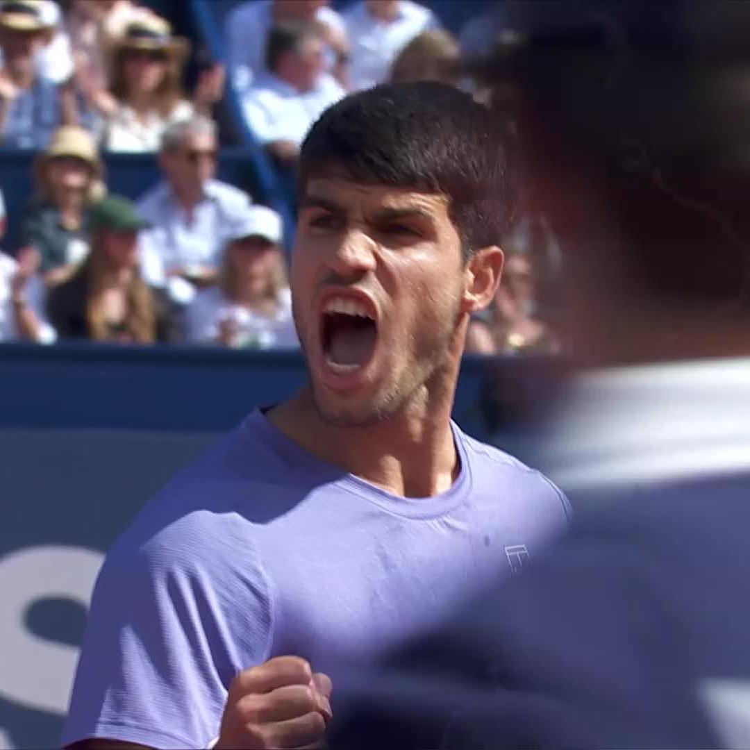 Carlos Alcaraz breaks first in the Barcelona final 👊 Carlos Alcaraz #BCNOpenBS