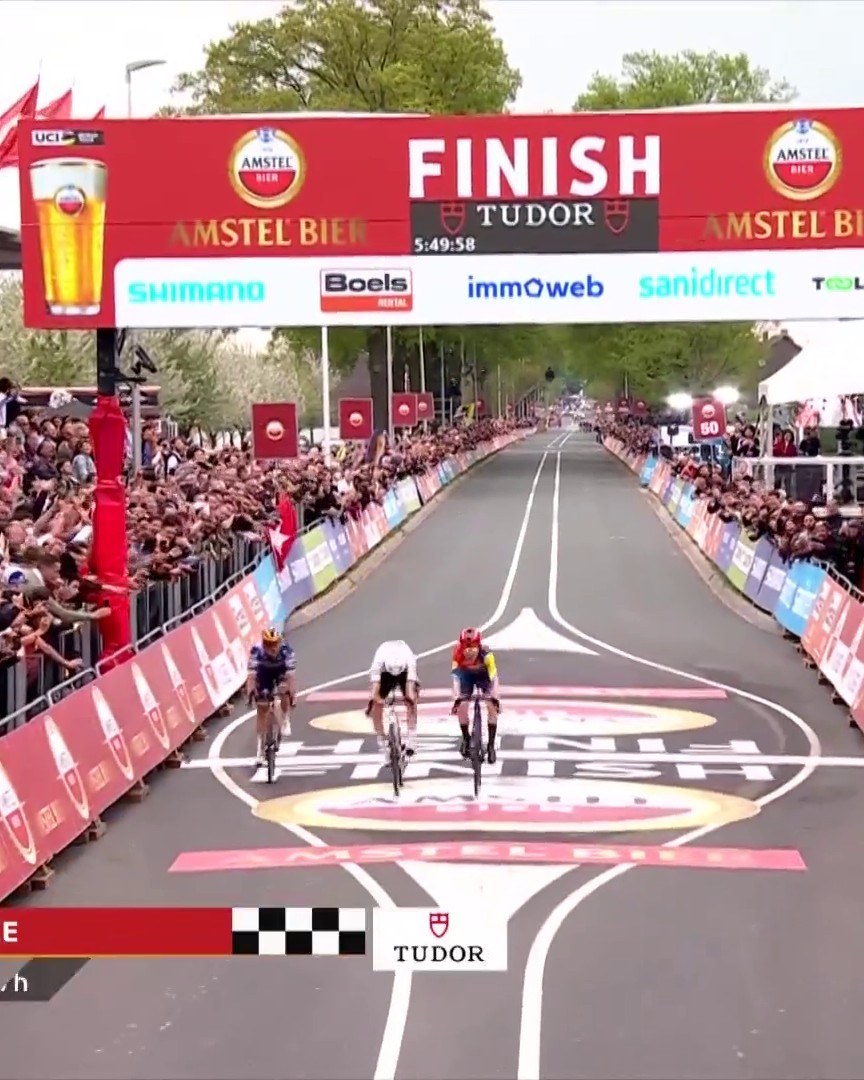 Mattias Skjelmose gør det helt umulige og vinder Amstel Gold Race 2025 over verdensmesteren og den olympiske mester i en hæsblæsende finale!! 🇩🇰🤩🏆