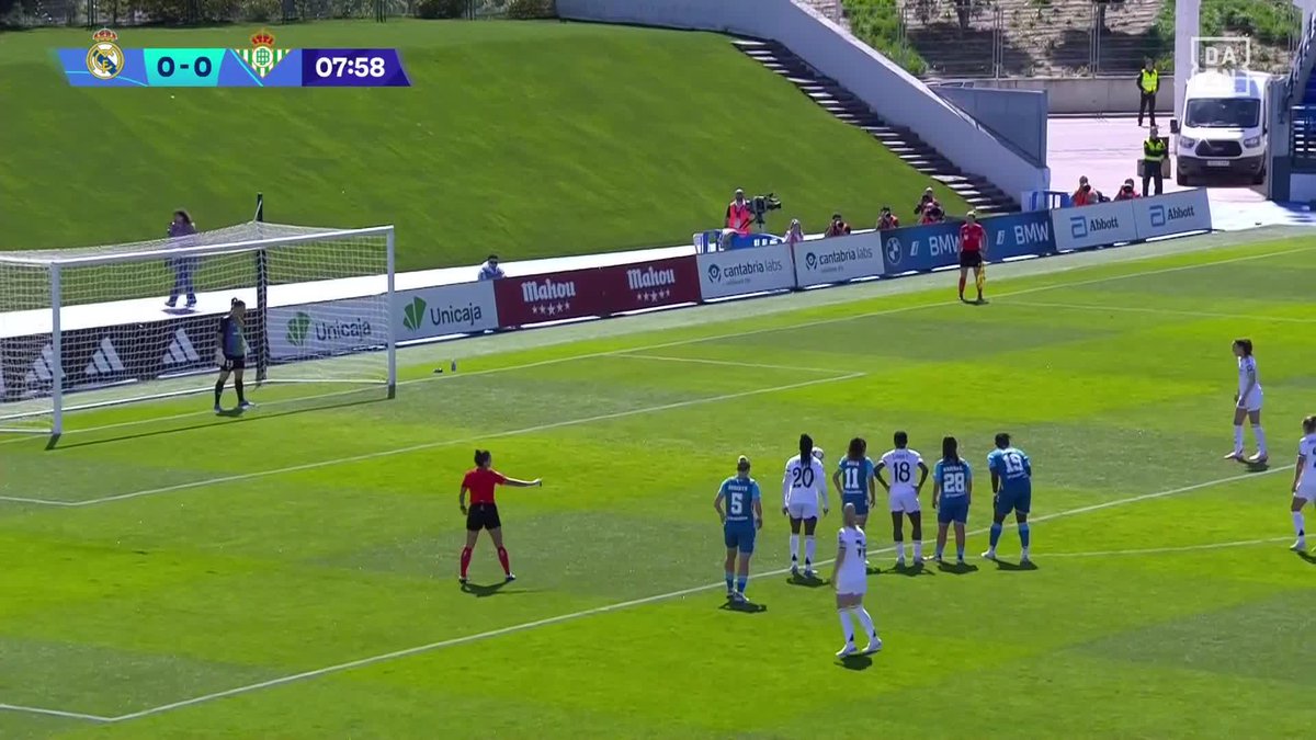 El Real Madrid C.F. mete la directa 🔥 Cinco goles, como cinco soles... ¡en solo 45 minutos! ☀️ Con delicia incluida de Bruun en el quinto... 🤤 #LigaFenDAZN ⚽