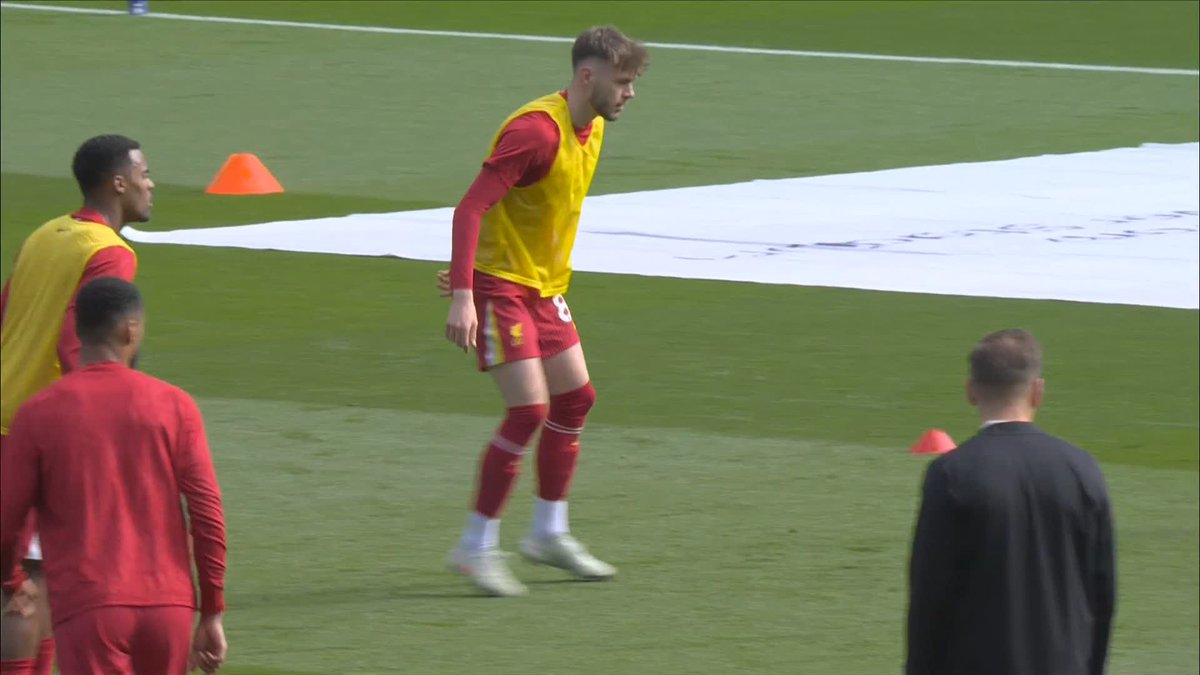 "This guy can definitely do a job consistently" 💪 Micah Richards says he is impressed with the development of Conor Bradley ⤵️