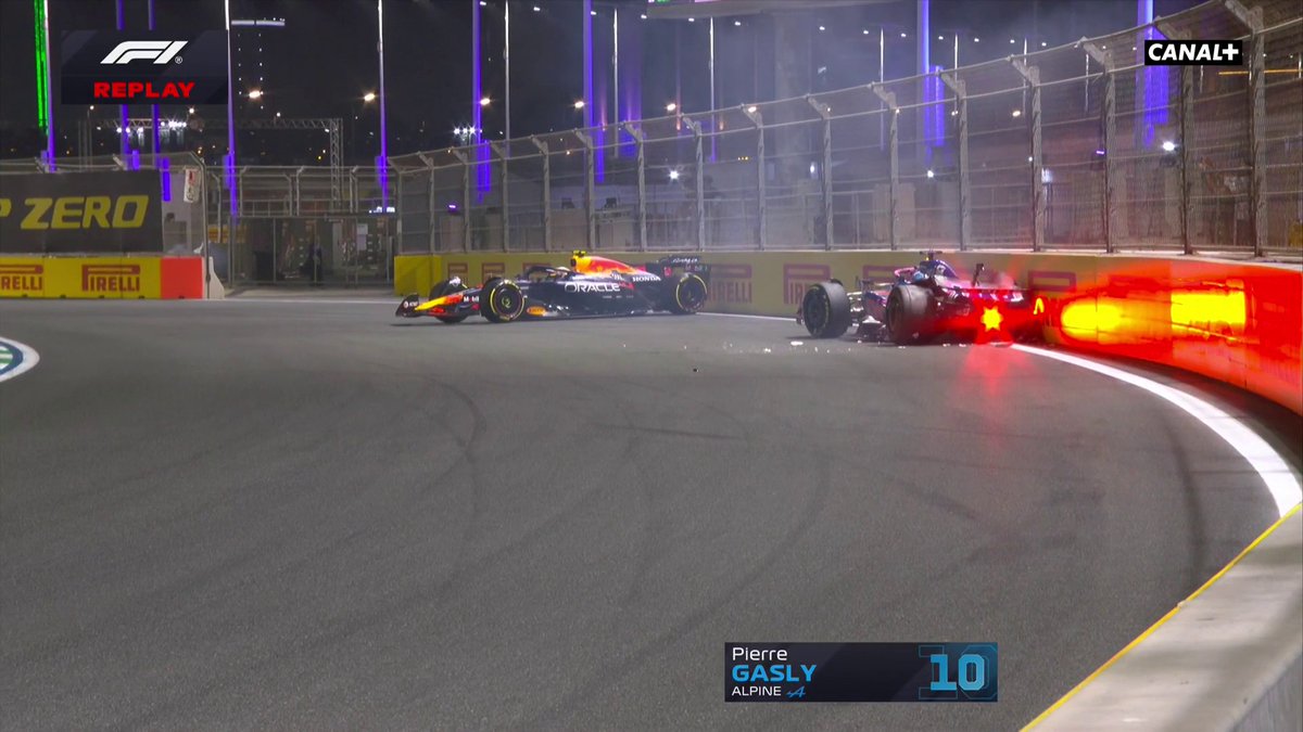🚦 C’est parti pour le Grand Prix d’Arabie Saoudite ! 🇸🇦 Gasly et Tsunoda s'accrochent et doivent abandonner ❌ Verstappen écope de 5 secondes de pénalité pour avoir dépassé Piastri hors-piste 🔍 #SaudiArabianGP | #F1