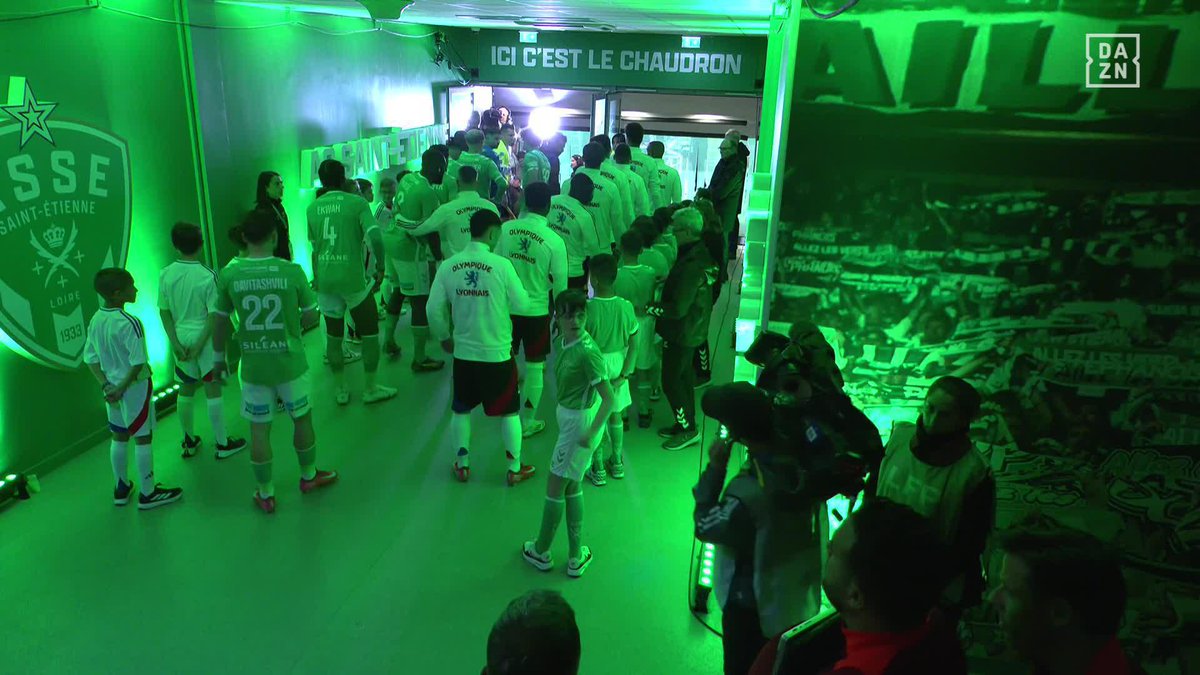 L’ambiance dans le Chaudron c’est magnifique et incroyable un jour de derby 🌋💚 🎥 DAZN France