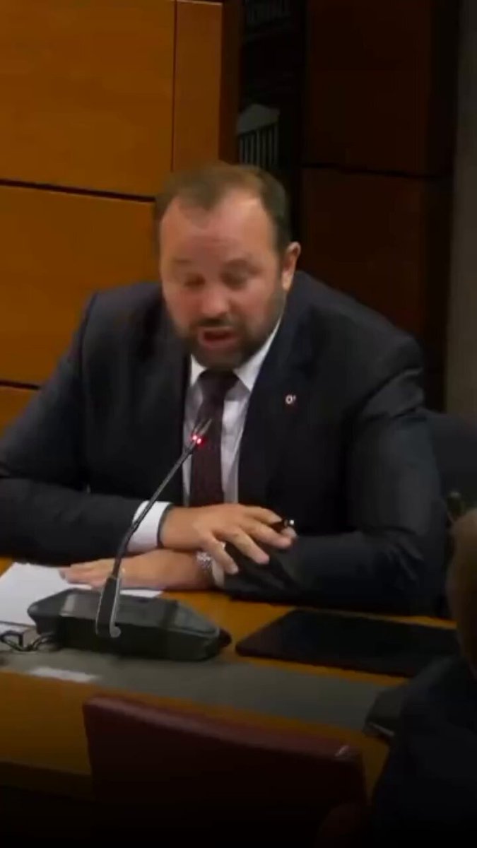Attal president, il est tellement adorable surtout dans cette vidéo.