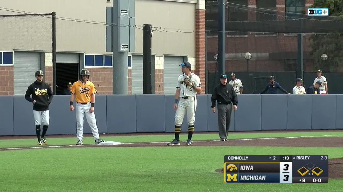 MITCH. WOOD. BASES CLEARING DOUBLE!!! #Hawkeyes