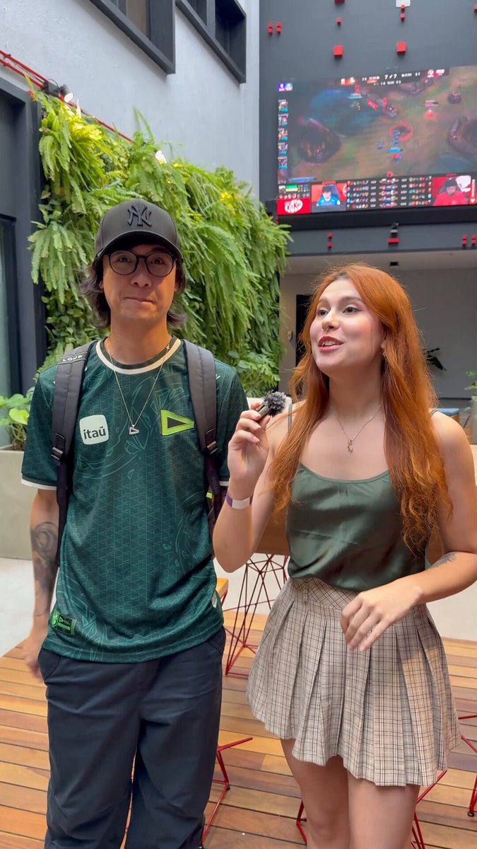 Tinowns falou sobre a polêmica declaração do Route sobre o RedBert e comentou como é a relação entre Robo e Shini: "Acho que o Robo tem alguma coisa com o jungler... sempre parece marido e mulher ali. Eu tento me enfiar no meio, mas às vezes não dá, porque é treta." 📰Sarah Lyn