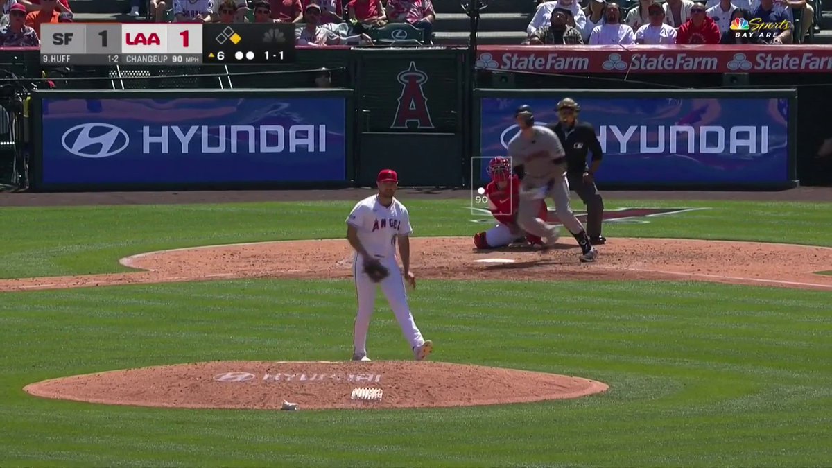 Sam Huff hits a two-run shot for the lead!