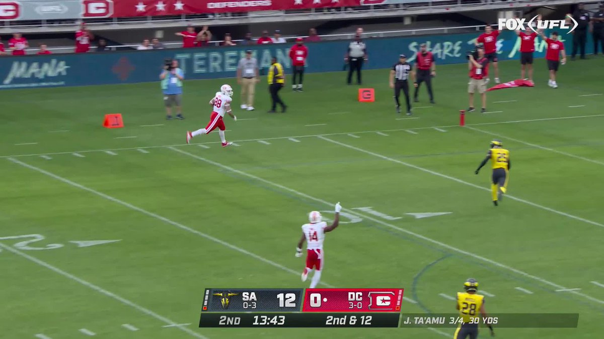 Flipping the script 😏 Up and over for a Defenders TD!