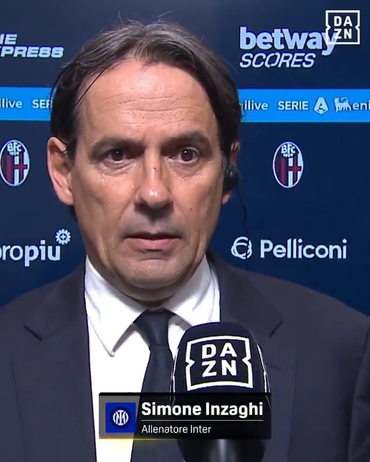 La rabbia di Inzaghi per la rimessa laterale del Bologna 😡 Ma il messaggio alla squadra è chiaro: "𝐼𝑙 𝑐𝑎𝑚𝑝𝑖𝑜𝑛𝑎𝑡𝑜 𝑛𝑜𝑛 𝑒' 𝑓𝑖𝑛𝑖𝑡𝑜" 🗣️ #Inzaghi #BolognaInter #SerieAEnilive #DAZN