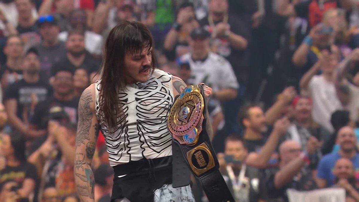 Tenemos un nuevo Campeón Intercontinental y su nombre es Dominik Mysterio 🏅😈🇲🇽🔥 #WrestleMania