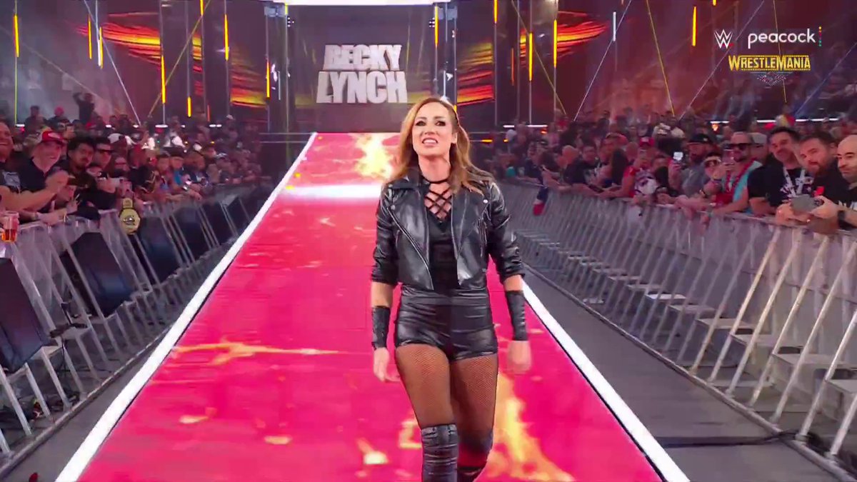 🚨 BECKY LYNCH AT #WRESTLEMANIA