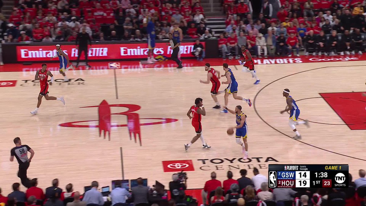 Steph finding his groove to the cup 😮‍💨 Warriors-Rockets Game 1 is on TNT!