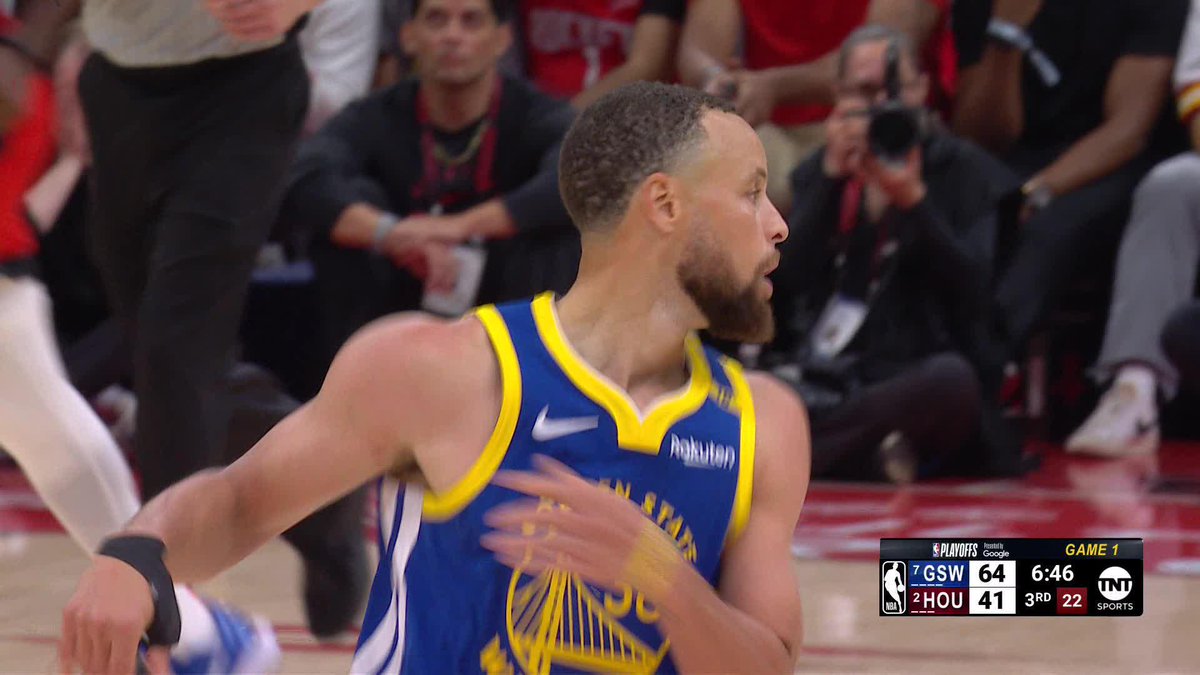 "Geometrically that should NOT have happened" 🤯 STEPH WITH A RIDICULOUS TRIPLE!