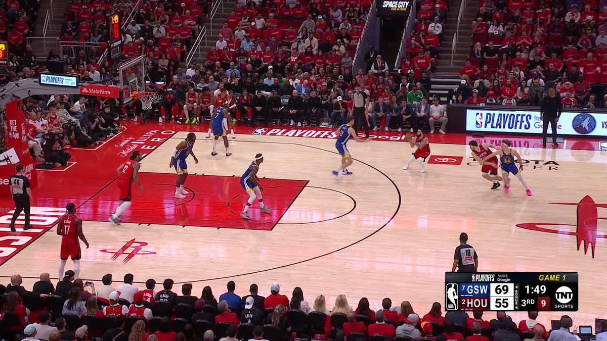 Tari Eason with the DENIAL on the 1v3 fastbreak 🖐️