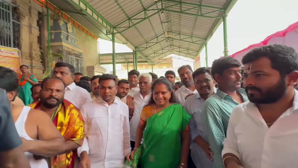 #WATCH | Bhadradri Kothagudem, Telangana: BRS MLC K Kavitha visits Bhadrachalam Sri Sita Ramachandra Swamy Temple (Visuals Source: K Kavitha PRO)