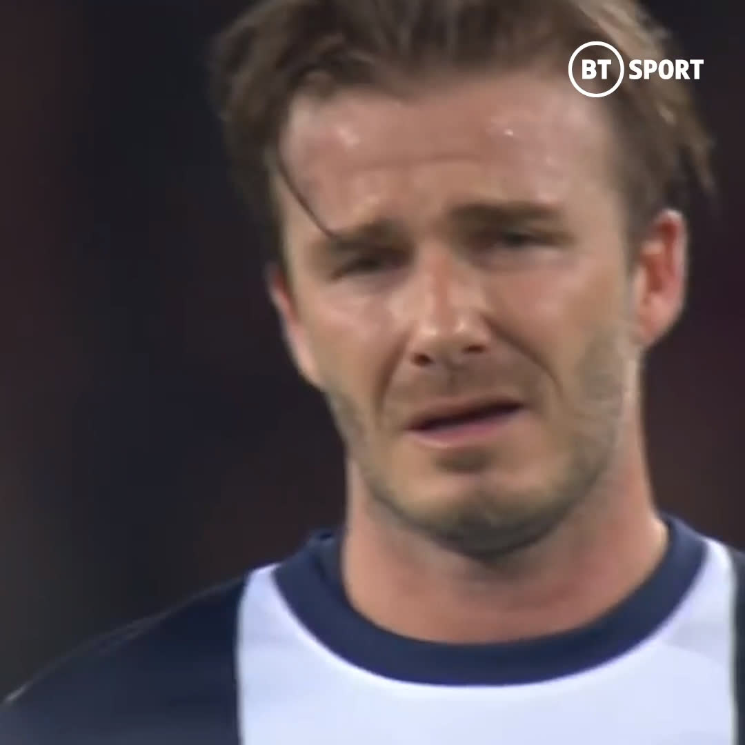 David Beckham left the field in tears as he played the last game of his career. Legend💔.