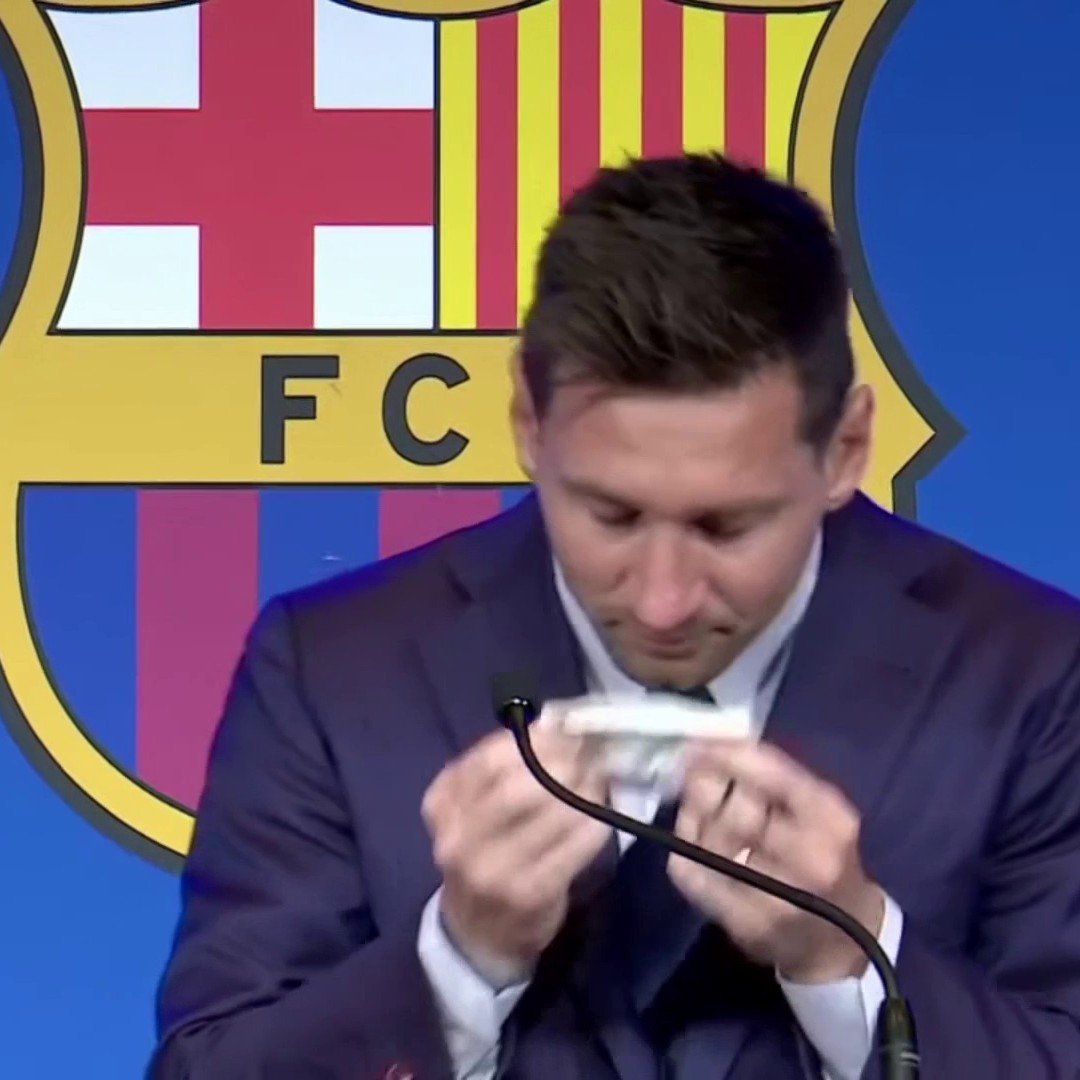 Lionel Messi tears as he bids farewell to Barcelona... 🔴🔵