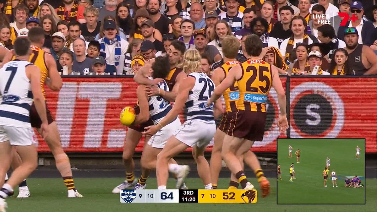 Conor Nash has been reported for striking Gryan Miers. #AFLCatsHawks