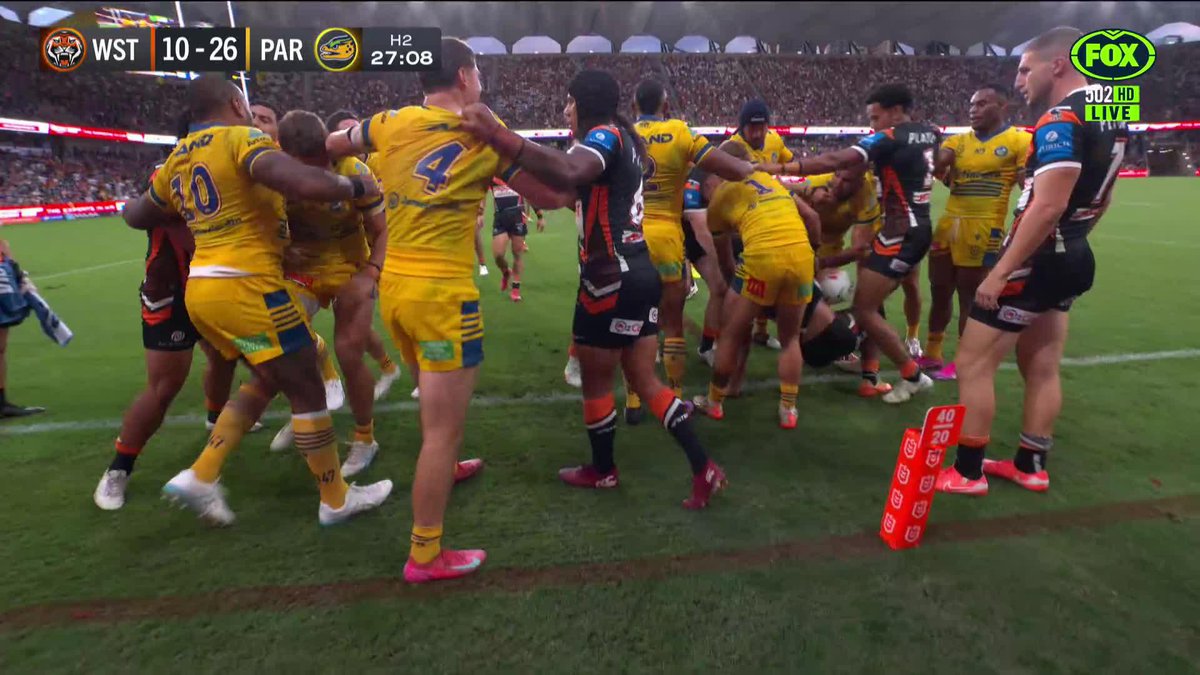 Sparks fly as Sunia Turuva was sent to the sin bin after this incident in the second half. 📺 Watch #NRLTigersEels on ch.502 or stream on Kayo: ✍️ BLOG 🔢 MATCH CENTRE