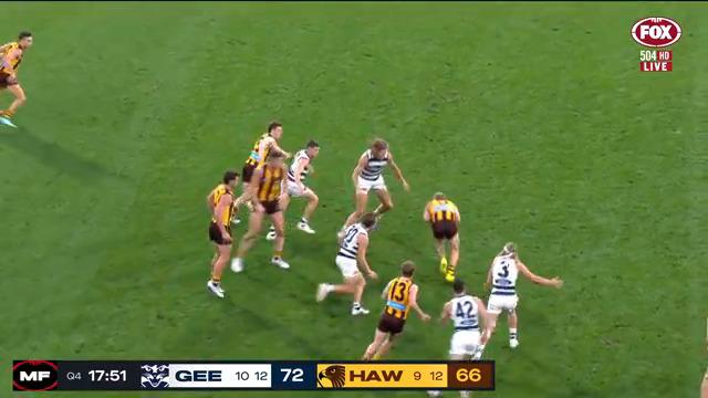"That's not right" David King wasn't happy with this advantage call in the final term. 📺 Watch #AFLCatsHawks LIVE on ch. 504 or stream on Kayo: ✍️ BLOG 🔢 MATCH CENTRE