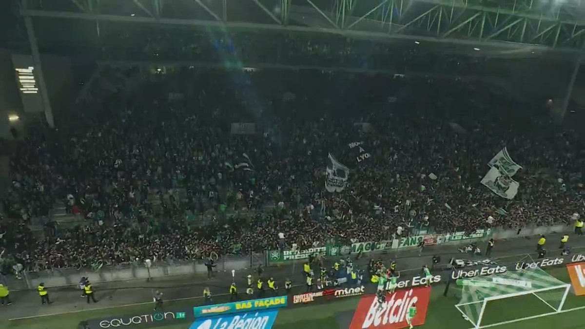 🔥 9 minutes et 5 secondes d'intensité, de volonté et d'ambition... Pour déclencher rapidement l'ivresse du Chaudron ! 💚 C'est beau, c'est Léo Pétrot pour Lucas Stassin ! 👏