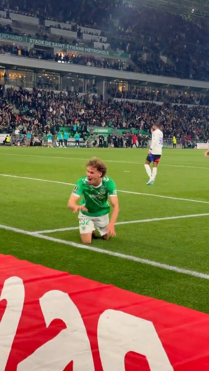 La célébration panthère de Lucas Stassin 🇧🇪. 💚🐆 De génération en génération. ✨