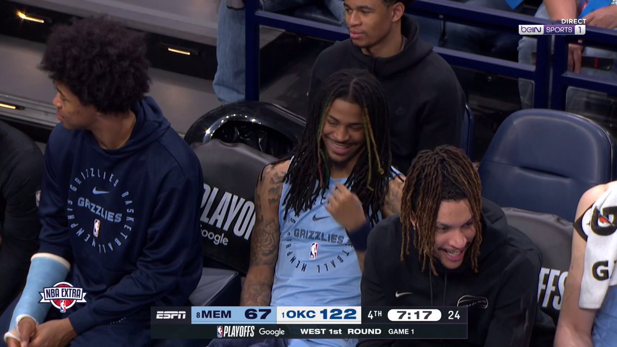 🏀 #NBAExtra 😬 Ja Morant et les Grizzlies morts de rire sur le banc lors du 4QT ! 🎙 Fred Weis : "Ca me rend fou !"