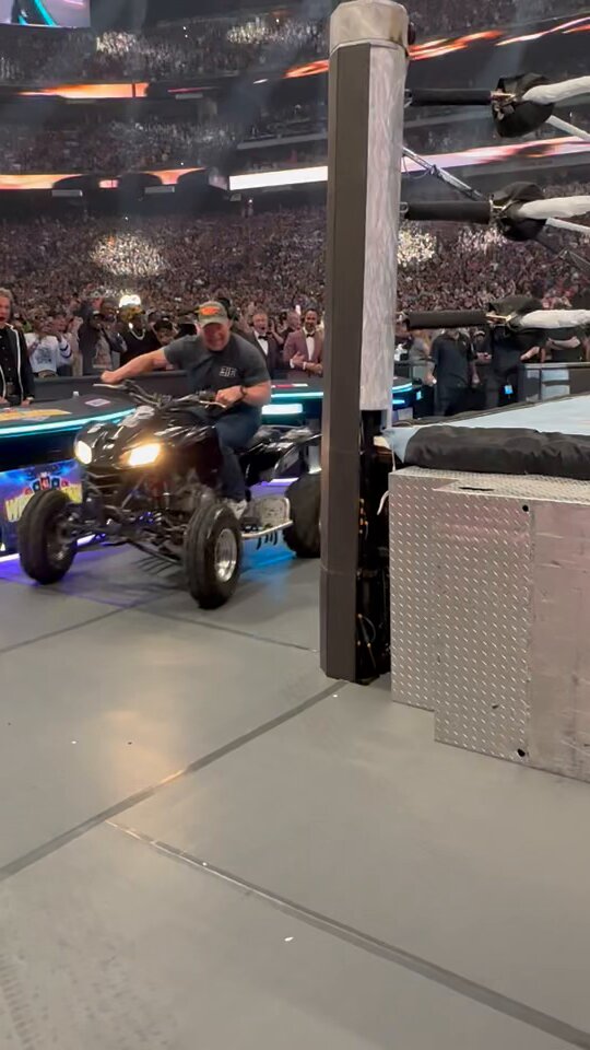 La estampada de Stone Cold Steve Austin en primera persona. #WrestleMania