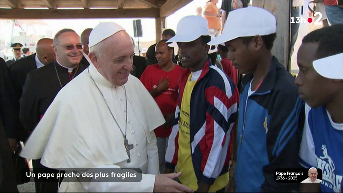 🇻🇦 "Je voudrais une Église pauvre, pour les pauvres", c'est une des missions que le pape François s'était donnée et que l'on retiendra : être au plus près des plus faibles. 📺 Raphaële Schapira, Lorenza Pensa, Laura Tositti, V.Parent, Alban Mikoczy, François Beaudonnet 🌎