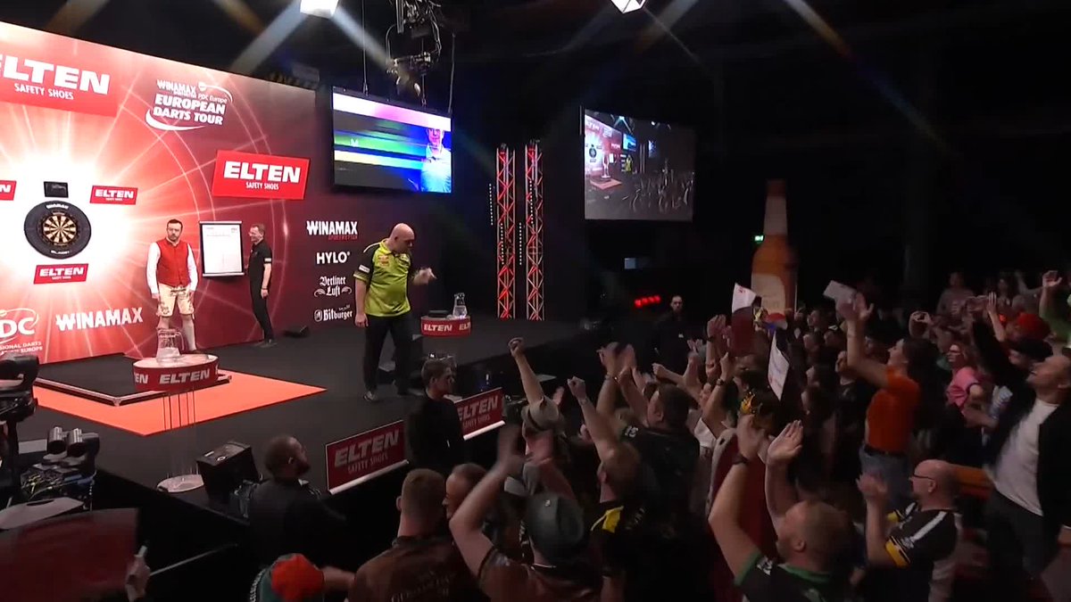 VINTAGE VAN GERWEN! After hitting a nine-darter, Mighty Mike pinned a sensational 154 checkout and closed out a 6-1 victory over Ryan Searle. A stunning display from the Dutchman! 📺 #ET4