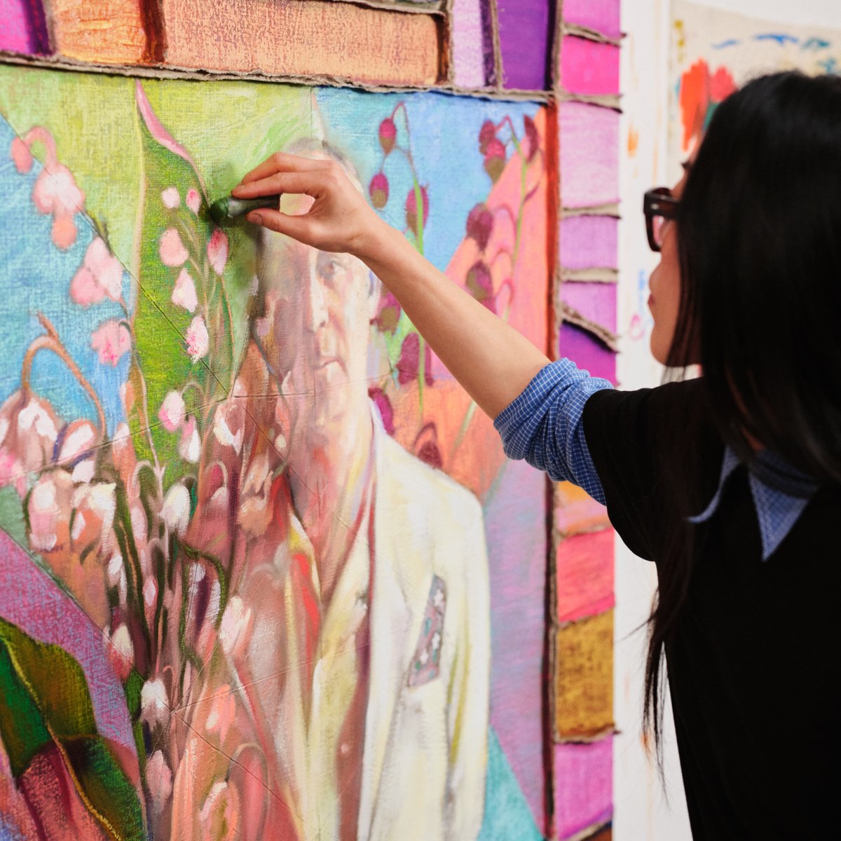 Layers of iconography come together in a striking tribute – Korean artist Zadie Xa reimagines Christian Dior through a textile portrait created exclusively for the #DiorDesignerofDreams exhibition at Seoul's Dongdaemun Design Plaza.