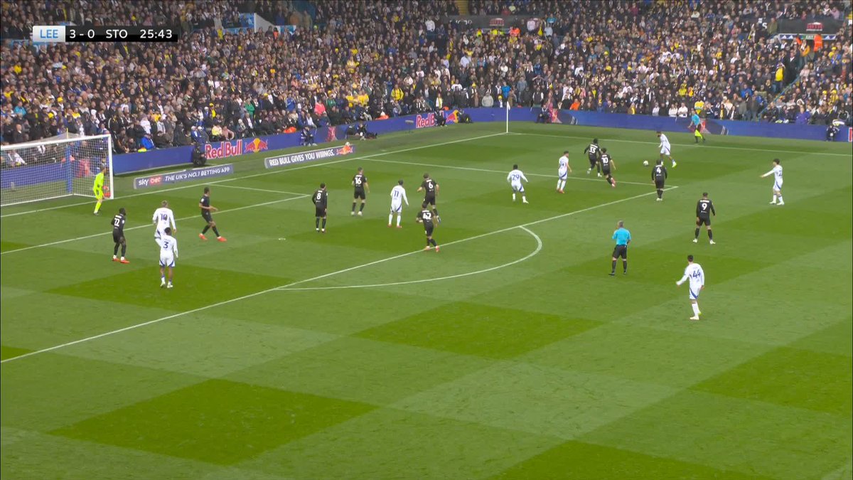 Leeds are RUNNING RIOT against Stoke and have a fourth goal in the opening 25 minutes 💥⚪️