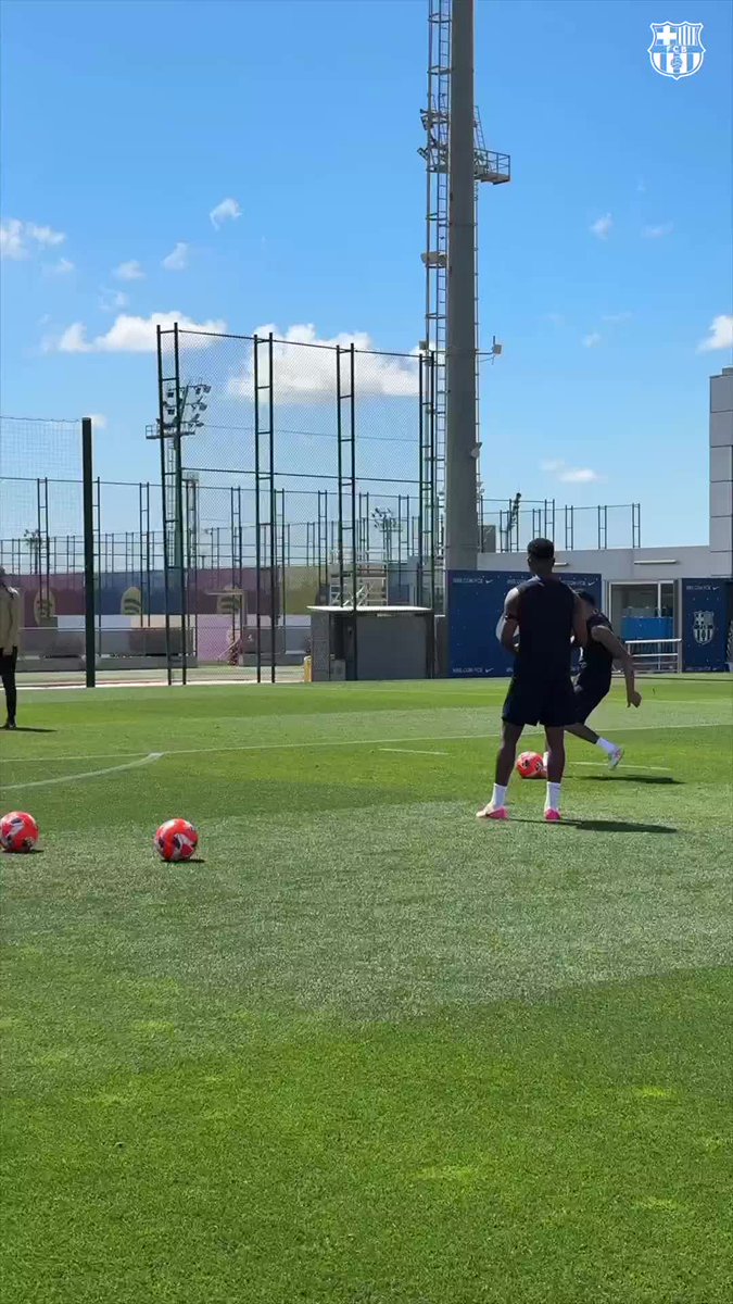Here's a little Ter Stegen Airlines for you. ✈️