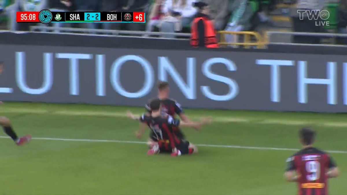 𝐁𝐎𝐇𝐒 𝐇𝐀𝐕𝐄 𝐖𝐎𝐍 𝐈𝐓!!! 🤯 18-year-old Rhys Brennan with a 95th minute winner in the Dublin Derby! 2-0 down. 3-2 up. Unbelievable! 🔴⚫️