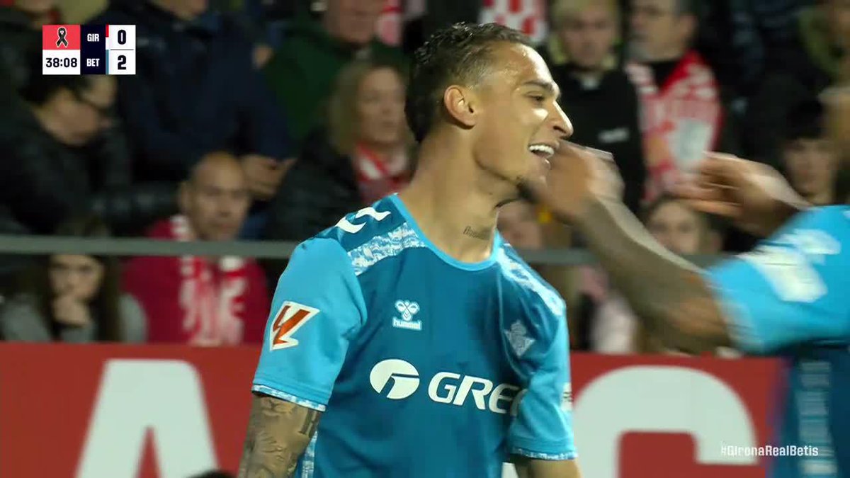 WHAT A FIRST-TIME FINISH FROM ANTONY FOR REAL BETIS!! 🔥 Amazing technique from the winger ✨