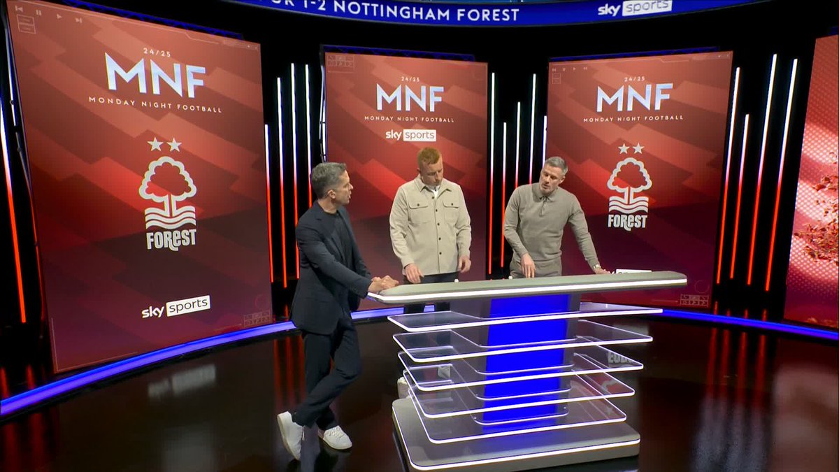"Spurs are just so naive, like an academy team" 😳 Jamie Carragher on Spurs' defensive setup against Nottingham Forest 👇