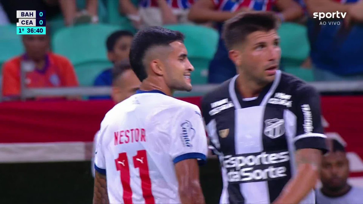 Bahia com uma das jogadas ensaiadas da história.