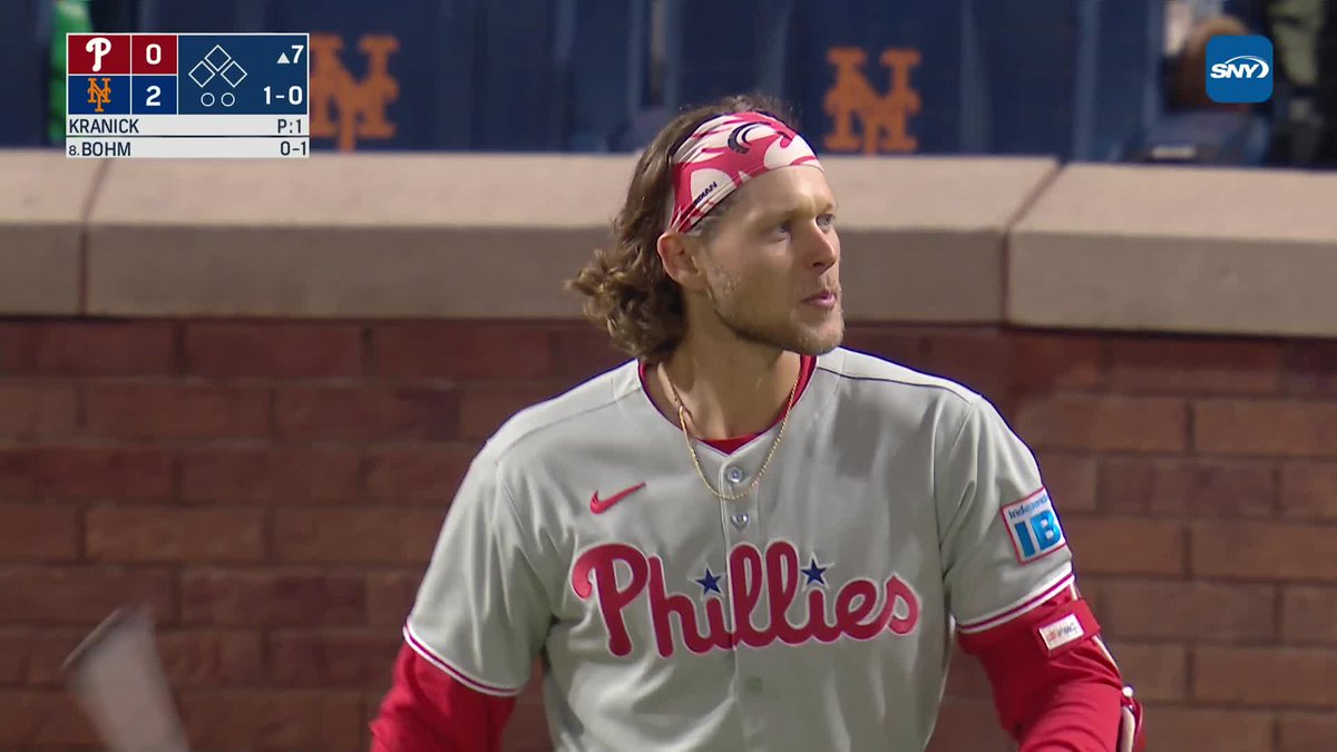 Nick Castellanos has a sandwich in the Phillies' dugout 🥪