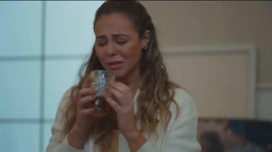 Que cenão de Paolla Oliveira como Heleninha sofrendo com o sumiço do filho, e se segurando contra o vício alcoólico. #ValeTudo