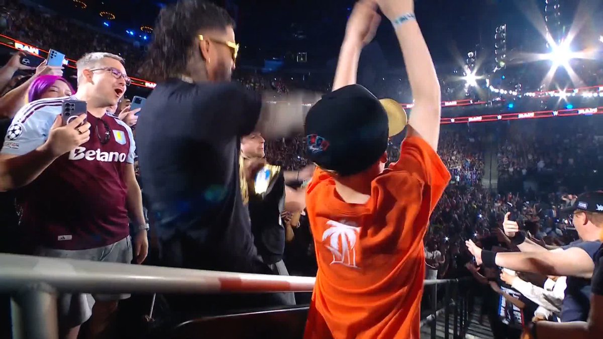 The NEW World Heavyweight Champion JEY USO is here! #RawAfterMania