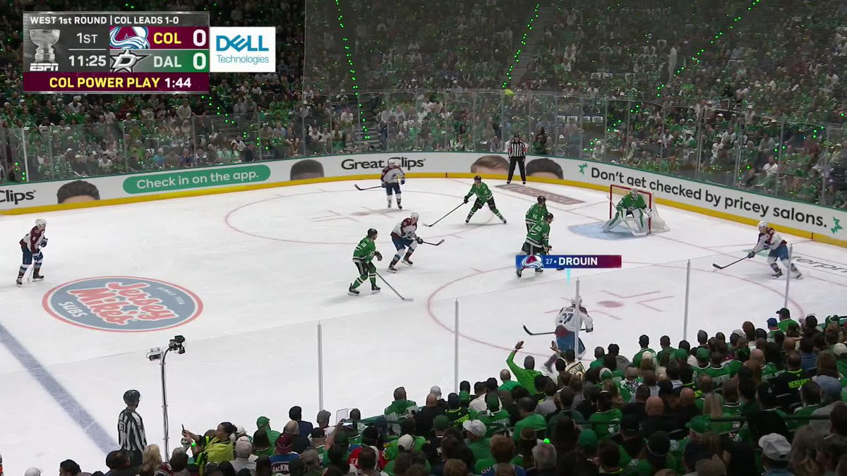 NATE DOGG NETS IT ON THE POWER PLAY FOR THE EARLY LEAD 😤