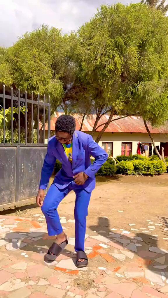 Hawayuuuu kiongozi, Sharomu 😂😂😂👇🏿