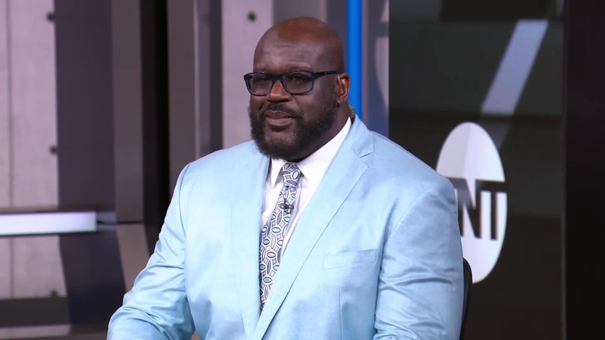 Shaq had to hustle out of Studio J 🤣😅