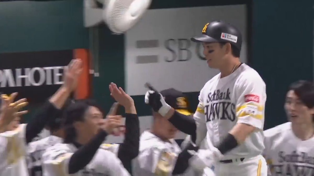 待望の一発💪 福岡ソフトバンク #栗原陵矢 選手の第1号ソロホームラン🌈 #sbhawks 👇ライブ配信はこちら