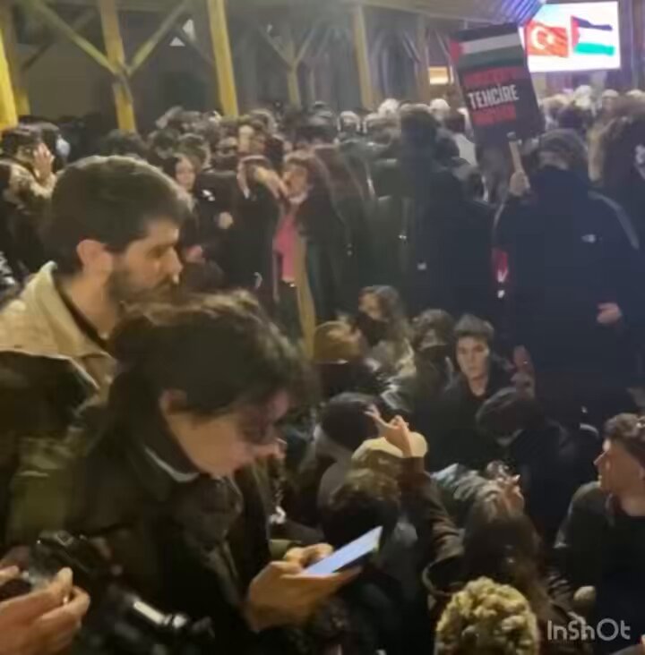 Özgür Özel, dans ederek, birdir bir oynayarak, Gazze’nin tek sesi olan Erdoğan’a karşı zıplatarak Gazze’nin sesi olacağını açıkladı.