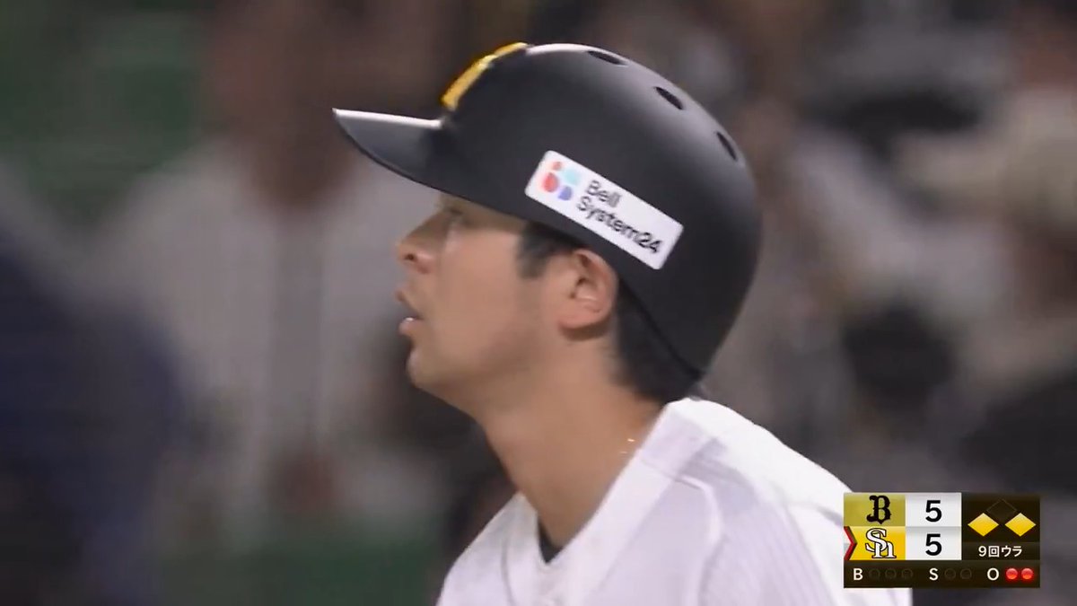 土壇場で同点に追いつく‼️ 福岡ソフトバンク #川瀬晃 選手の2点タイムリーヒット👏 #sbhawks 👇ライブ配信はこちら